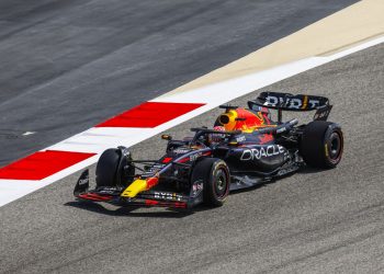 Test Bahrain al via, Verstappen il più veloce al mattino