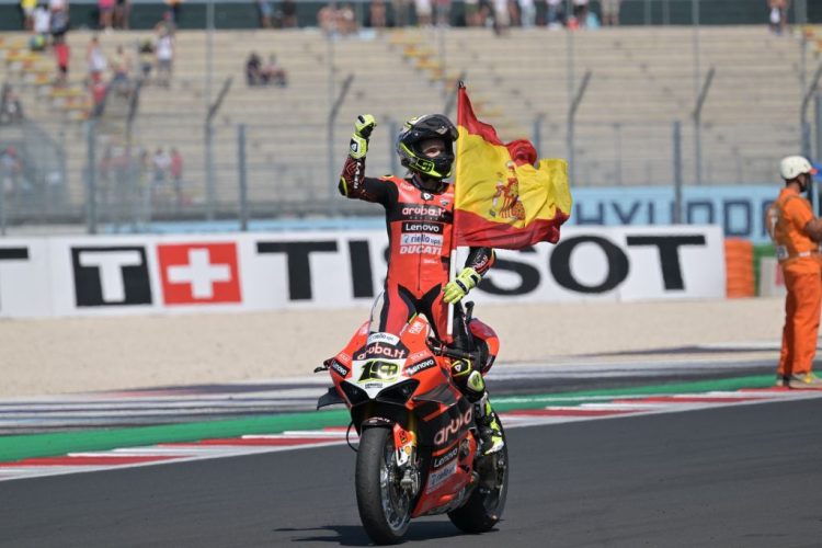 Superbike al via in Australia con la tripletta Bautista-Ducati