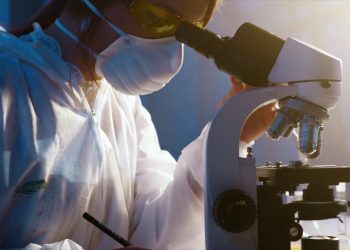 Il tumore del polmone colpisce sempre più donne e giovani