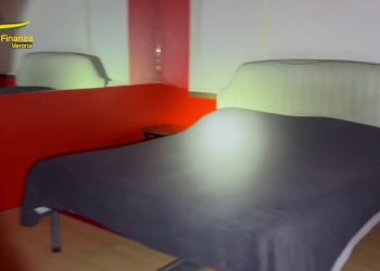 Scoperto a Verona night club a “luci rosse”
