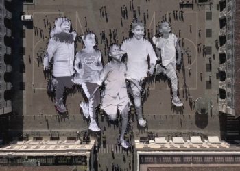 Profughi e guerre, mostra di JR alle Gallerie d’Italia a Torino