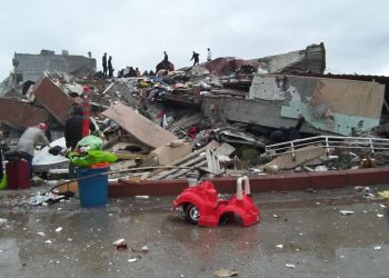 Violenta scossa di terremoto tra Turchia e Siria, oltre mille vittime