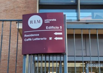 Ragazza di 19 anni trovata morta all’università Iulm di Milano