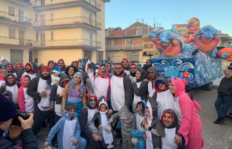 Carnevale 2023 a Giarratana: 5 carri allegorici e gruppi mascherati
