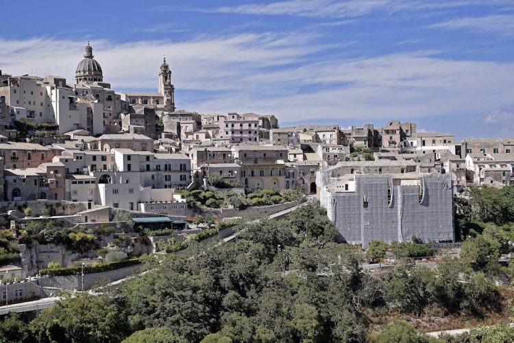 Ragusa Ibla di nuovo bloccati lavori ex Convento
