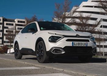 Citroen ë-C4 X Elettrica, fino a 360 km di autonomia