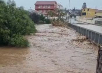 Forte maltempo a Ragusa, il sindaco informa i cittadini su strade chiuse e voragine ponte