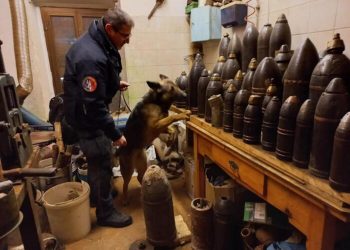 Arsenale di Guerra in casa nel Bellunese, trovate 80 bombe a mano e due fucili
