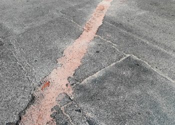 La fibra ottica a Pozzallo lascia una scia di strade rovinate