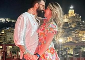 L'ultimo saluto a Diego Lauria e Larissa Venezia: i due fidanzati morti per incidente