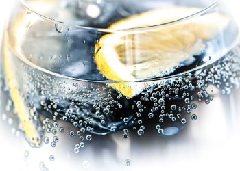 Fa bene bere acqua e limone?
