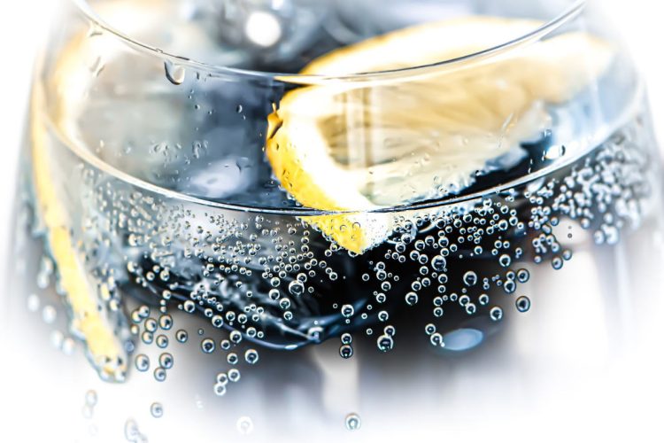 Fa bene bere acqua e limone?