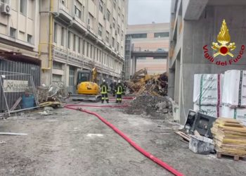 Scavi lesionano tubazione metano, l’intervento dei Vigili del Fuoco