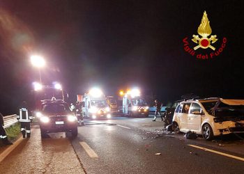 Incidente in autostrada, auto tamponata al casello: morte 2 donne