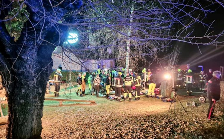 Incidente alla sfilata di Carnevale a Montagna, si ribalta carro: 16 feriti