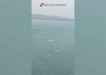 Tragedia Crotone, prosegue l’attività ricerca della Guardia Costiera