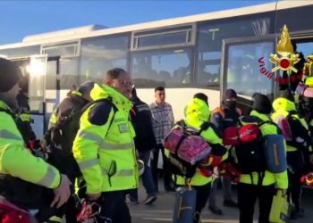 Sisma Turchia, sbarcati ad Adana Vigili del Fuoco inviati dall’Italia