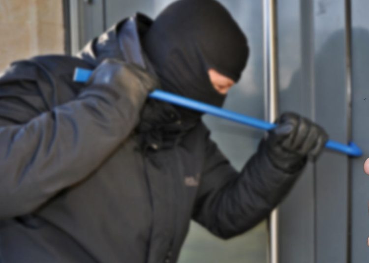 Vittoria, tenta di rubare elettrodomestici in un ristorante: arrestato