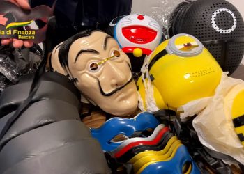 Pescara, scoperti 400mila giochi di Carnevale e maschere contraffatti