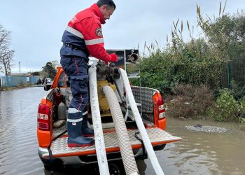 Maltempo, allerta meteo in Sicilia: danni da forte vento e mareggiate forti