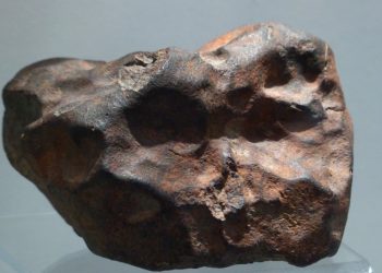 Trovato il meteorite di San Valentino, caduto a 300 chilometri orari su un balcone