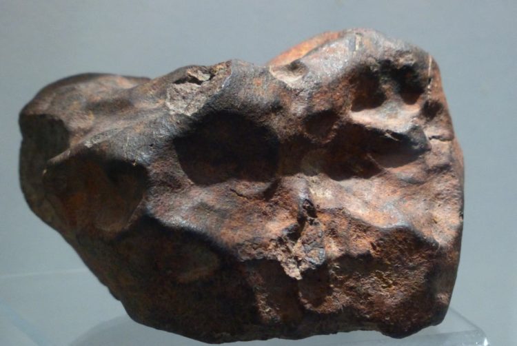 Trovato il meteorite di San Valentino, caduto a 300 chilometri orari su un balcone