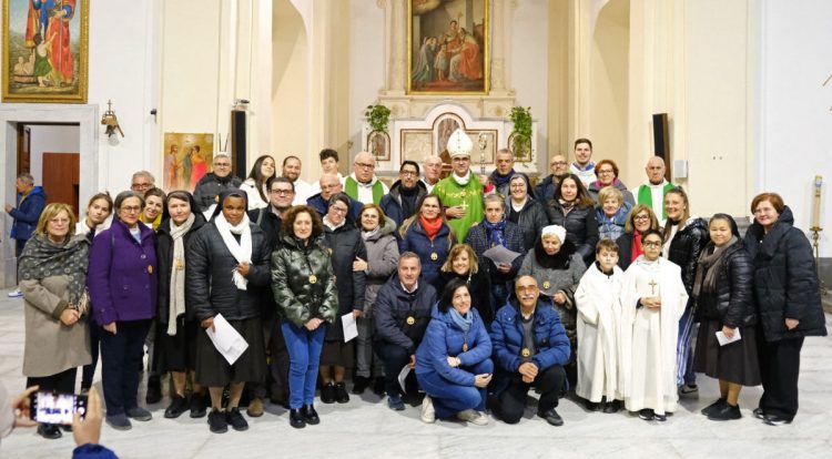 Suore carmelitane missionarie tra le serre di Marina di Acate