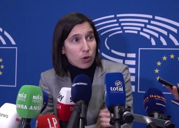 Migranti, Schlein “Destra forte con i deboli e debole con i forti”