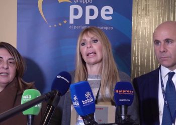 Ue, Forza Italia a Fitto “Allarme su Nutriscore ed etichettature vino”