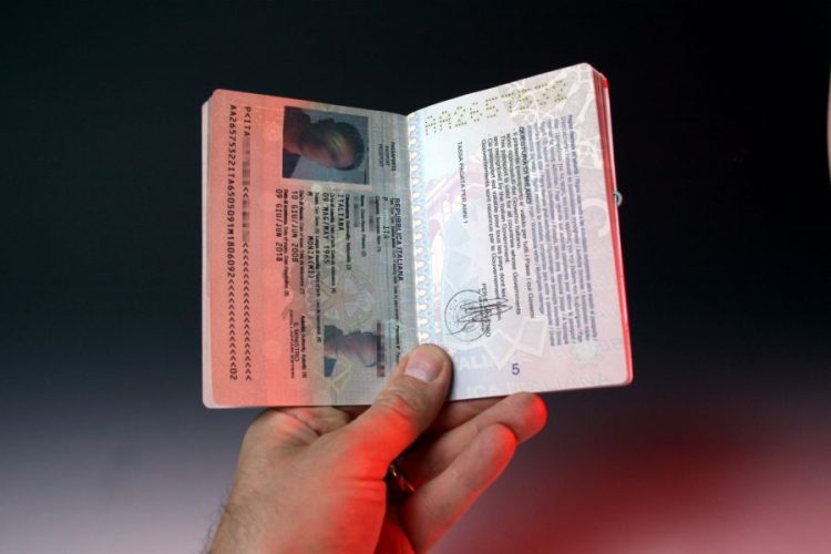 Passaporti d’oro, Malta concede cittadinanza a 1.500 richiedenti