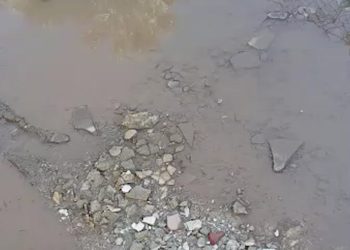 Perdita di acqua a Cava D'Aliga