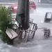 Pioggia battente nel cuore di Modica, acqua trascina via tavolinetti VIDEO