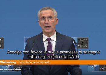 Ucraina, Stoltenberg “Aumentare le scorte di munizioni”