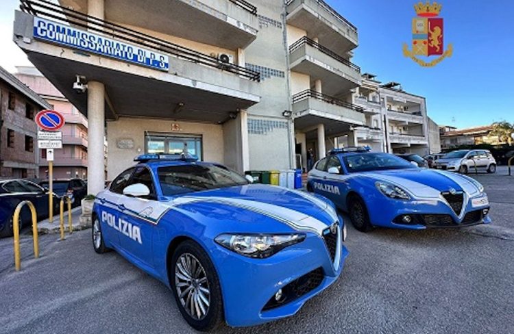 Vittoria: 17 involucri in cellophane termosaldati nascosti nella biancheria intima