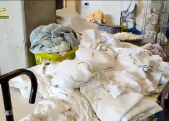 Tortona, scoperta una lavanderia industriale non a norma. Una denuncia