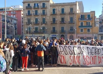 Studenti al freddo: protesta a Palermo