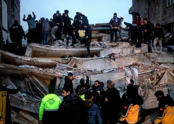 Forte terremoto 7.9 in Turchia, oltre 100 morti: revoca per allerta maremoto in Sicilia e Calabria