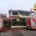Villetta a fuoco, famiglie fatte uscire: anche bimbo di 7 mesi