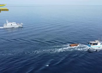 Immigrazione, fermato equipaggio peschereccio tunisino a Lampedusa