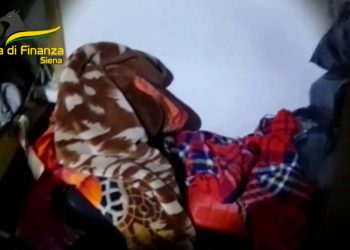 Smantellato a Siena hub dell’immigrazione clandestina