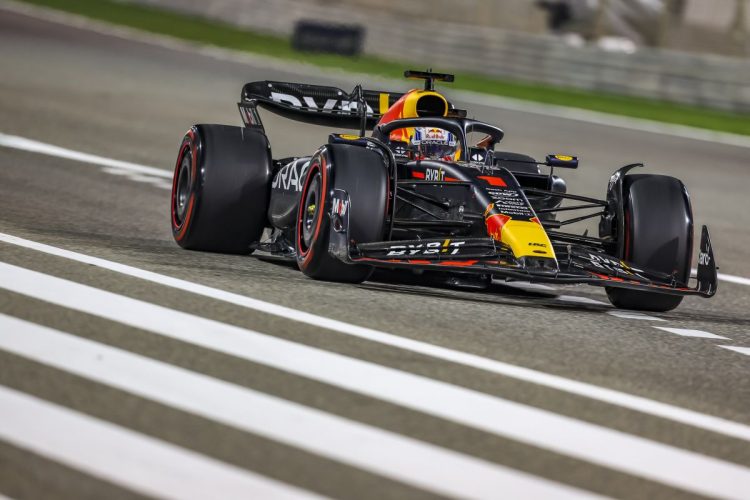 Pole position Verstappen in Bahrain, Ferrari in seconda fila