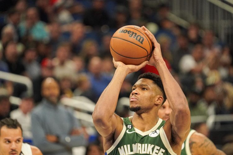 Philadelphia stoppa Milwaukee, Toronto vince all’overtime