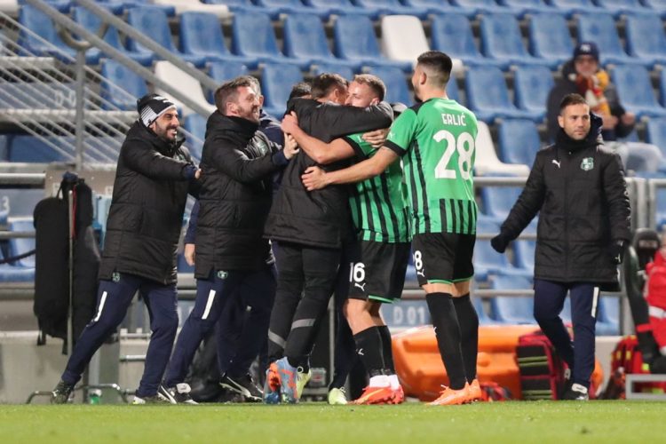 Sassuolo all’ultimo respiro, la Cremonese cede per 3-2