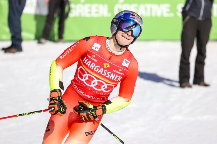 Odermatt guida lo Slalom gigante di Kranjska Gora, Della Vite 6°