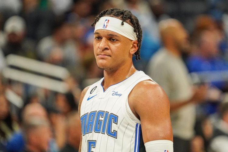 Milwaukee ai playoff, Banchero ne fa 27 ma Magic ko