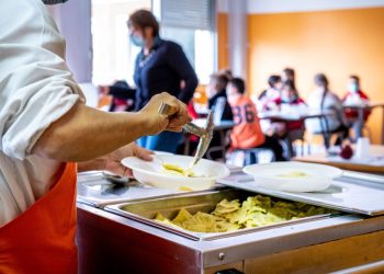 Nas, controlli alle mense scolastiche. Una su tre è irregolare