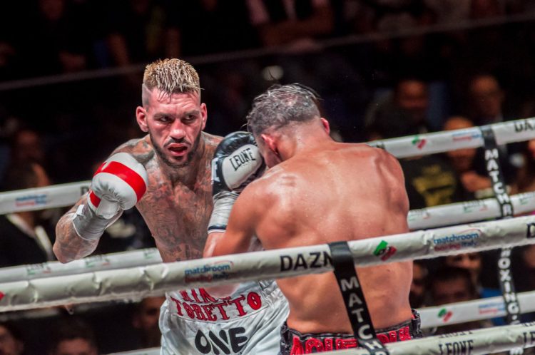 Il pugile Daniele Scardina respira in modo autonomo