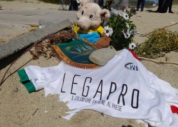 La Lega Pro rende omaggio alle vittime del naufragio di Cutro