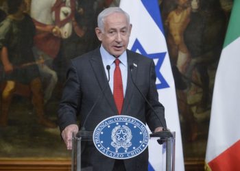 Israele, Netanyahu rinvia la riforma giudiziaria