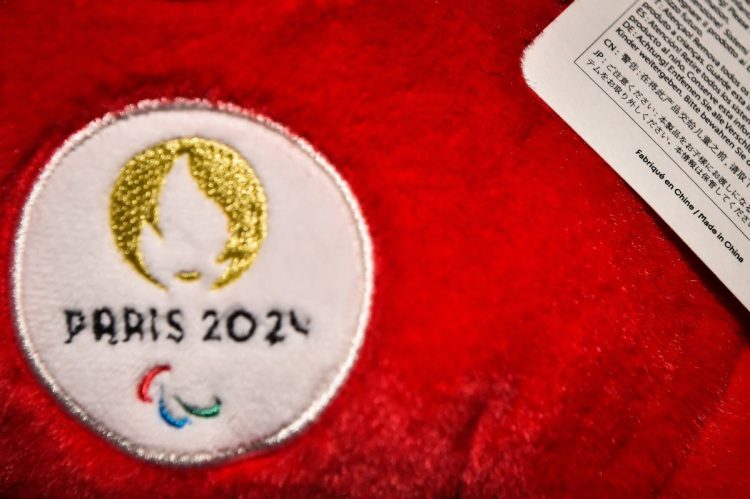 Cio riapre a russi e bielorussi ma prende tempo su Parigi2024